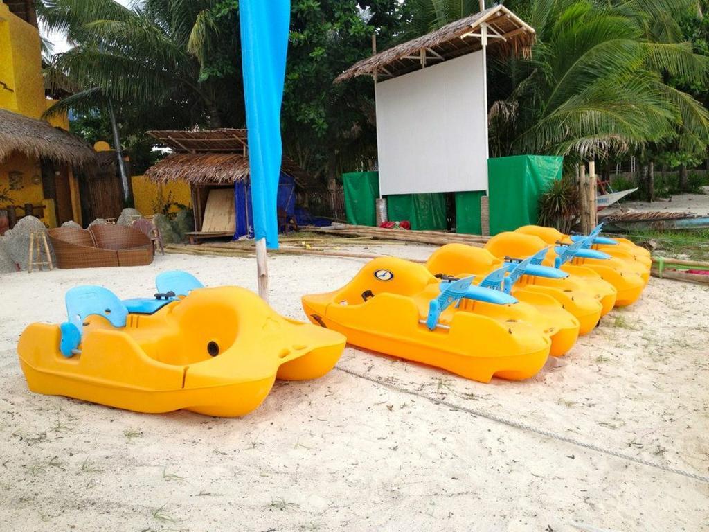 ホテル コカイズ マルディト ダイブ リゾート マラパスクア島 エクステリア 写真